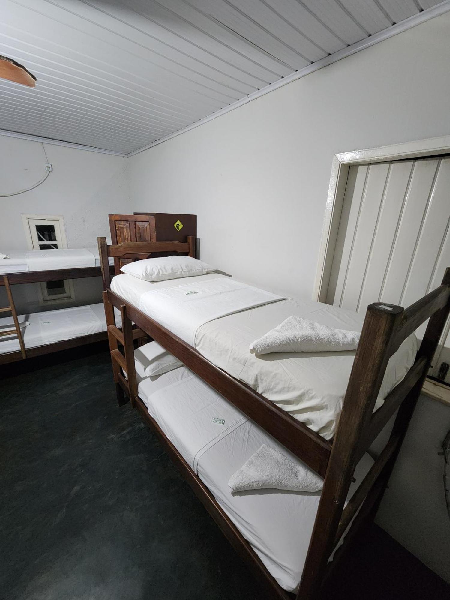O Pharol Hostel E Pousada イタカレ エクステリア 写真