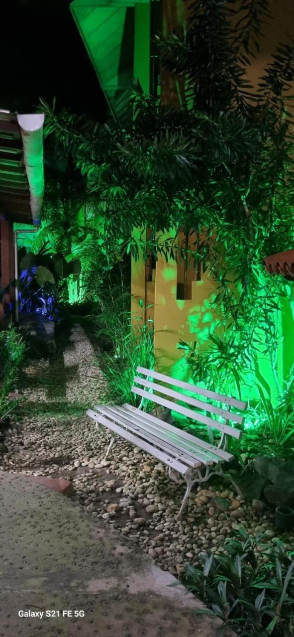 O Pharol Hostel E Pousada イタカレ エクステリア 写真