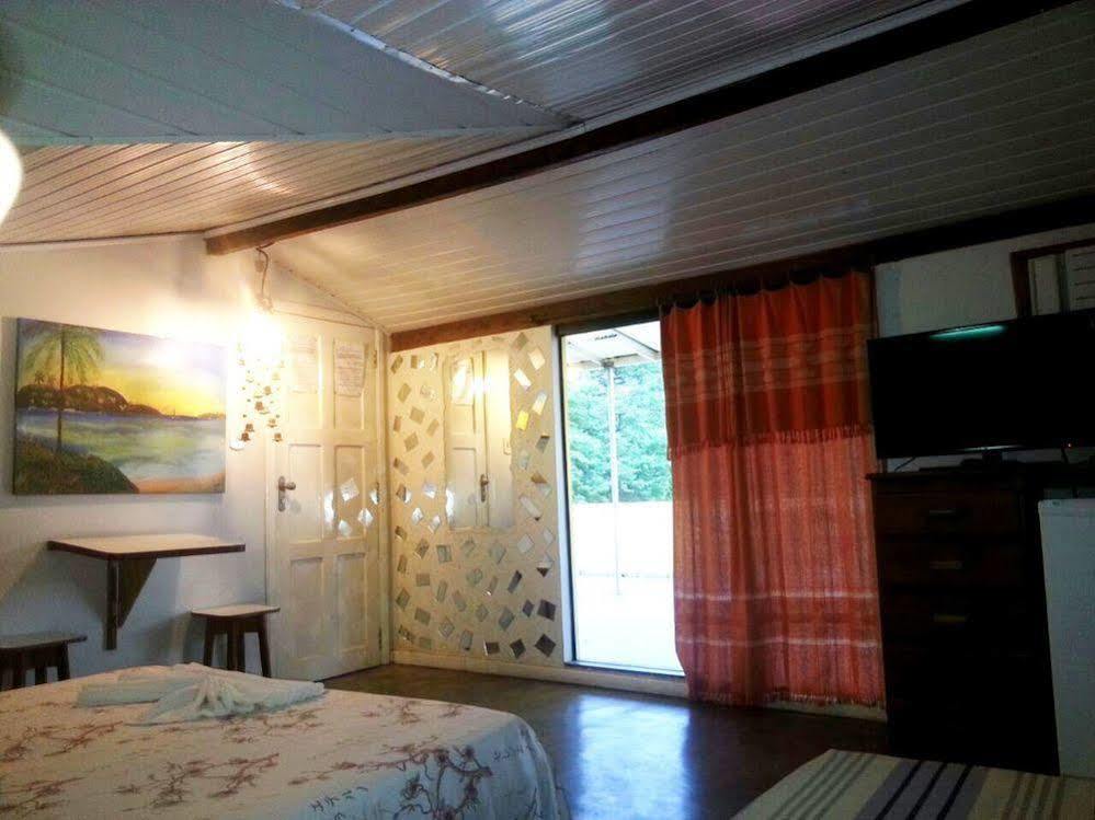O Pharol Hostel E Pousada イタカレ エクステリア 写真